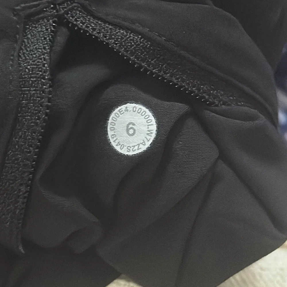 Lululemon Athletica Tracker Short V *4
